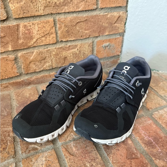 On Running Dark Gray Sneakers - Picture 1 of 2